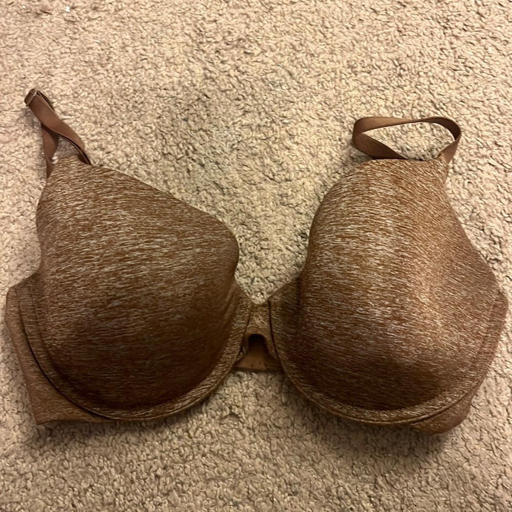 Victoria’s Secret r shirt bra